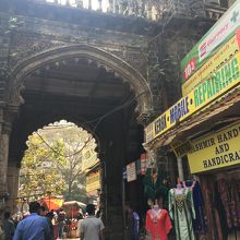 スーパーとは思えない外観