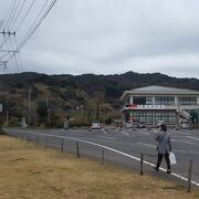 小さな資料館でビデオ上映と当時使われていた品の展示