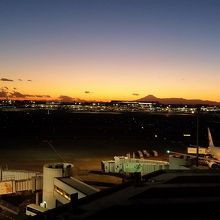 夕焼けの富士山