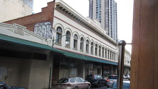 日本人が歩いているのを見かけませんでした