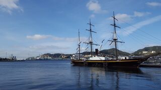 特にターミナルを利用しなくても、美しい港