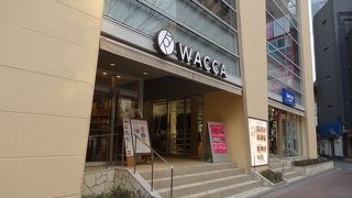 新しくてきれいなショッピングモール