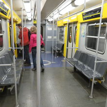 1号線の綺麗な車内