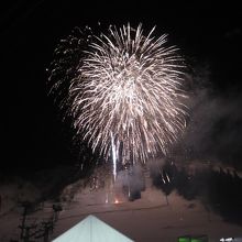 普通の花火写真の構図はこんな感じかな？