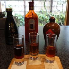 紹興酒の三種飲み比べ。（五種飲み比べもあります）