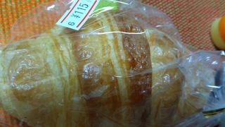 クロワッサンとスイートポテト アットホームはパン屋さん