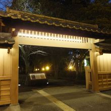 歴史ロードのあたり。高麗橋のすぐ横。