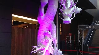 土日は人だかり