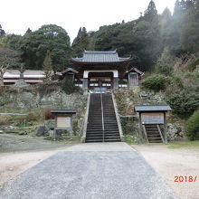 大森の町並みにある龍宮門があるお寺 By ごろちゃん 栄泉寺のクチコミ フォートラベル