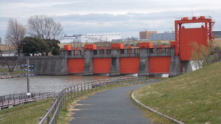 赤水門といわれています。