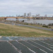 荒川で新荒川大橋です。