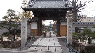 浄土宗の寺です。