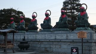 人々を救ってくれるお地蔵さまたち。。