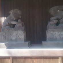 調(つき)神社のうさぎの狛犬