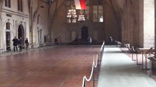 柱がない大広間