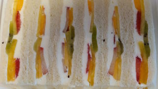 フルーツサンドイッチ