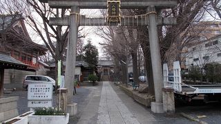 田端の鎮守の神社です。