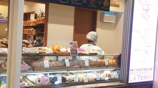 おしゃれなパン屋さん