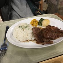 ボリュームあるお肉