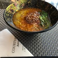 朝の担担麺　笑