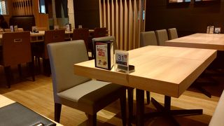 ゆったりした店内