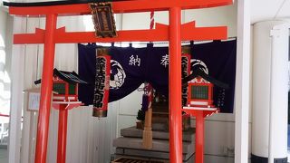 歌舞伎座にある小さな稲荷神社