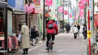 駅付近はにぎやかでした