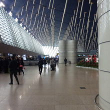 出国審査以外はそんなに混在していません。