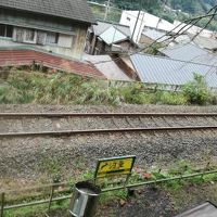 お部屋からローカル電車が見れます