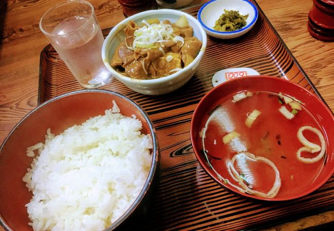 モツ煮込み定食が絶品