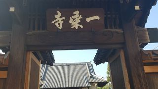 龍や獅子の彫刻が見事