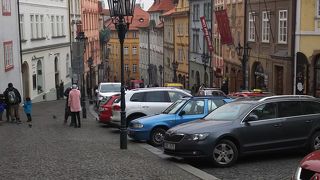 プラハ城につづく坂道