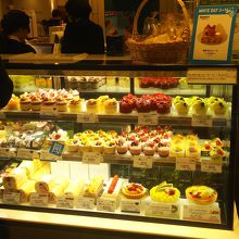 色とりどりのフルーツがきれい