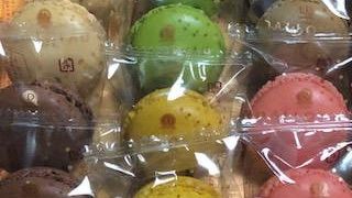 駅前にあります