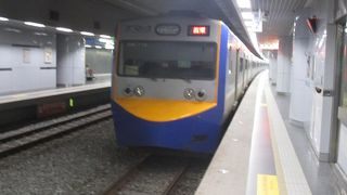 車内に駅名などの電光掲示も出るので利用しやすかったです