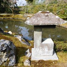 下御茶屋の袖形灯篭