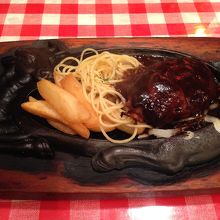 デミグラスソースハンバーグ