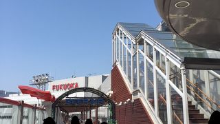 テーブルと椅子が便利