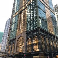 シャトルバス乗り場は、ホテルの向かい側。