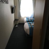 客室は狭い