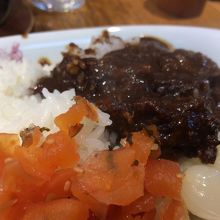 濃厚牛すじ煮込みカレー 一度は食べるべし