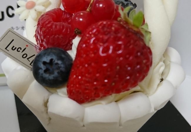 ラブリーな春らしいケーキにニッコリ