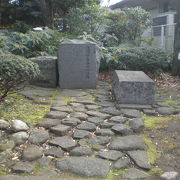 近衛歩兵第１連隊跡記念碑は、武道館の南側にありました。