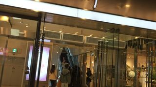 GAPは一階と地下