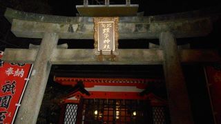 大きな石の鳥居