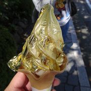 名物　金箔ソフトクリーム！　高いけど絶対食べるべし。