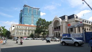 ホーチミンの目抜き通り