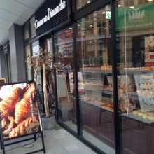 店舗外観です。