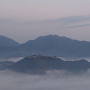 雲海に浮かぶ竹田城跡の絶景を望めるスポット
