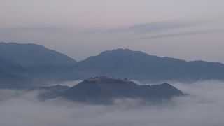雲海に浮かぶ竹田城跡の絶景を望めるスポット